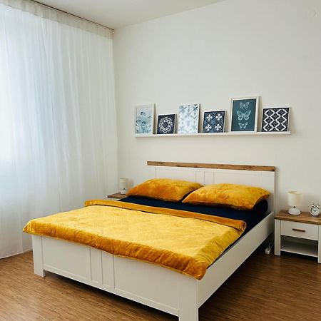 Studio Apartment Bluebell Bratislava Buitenkant foto