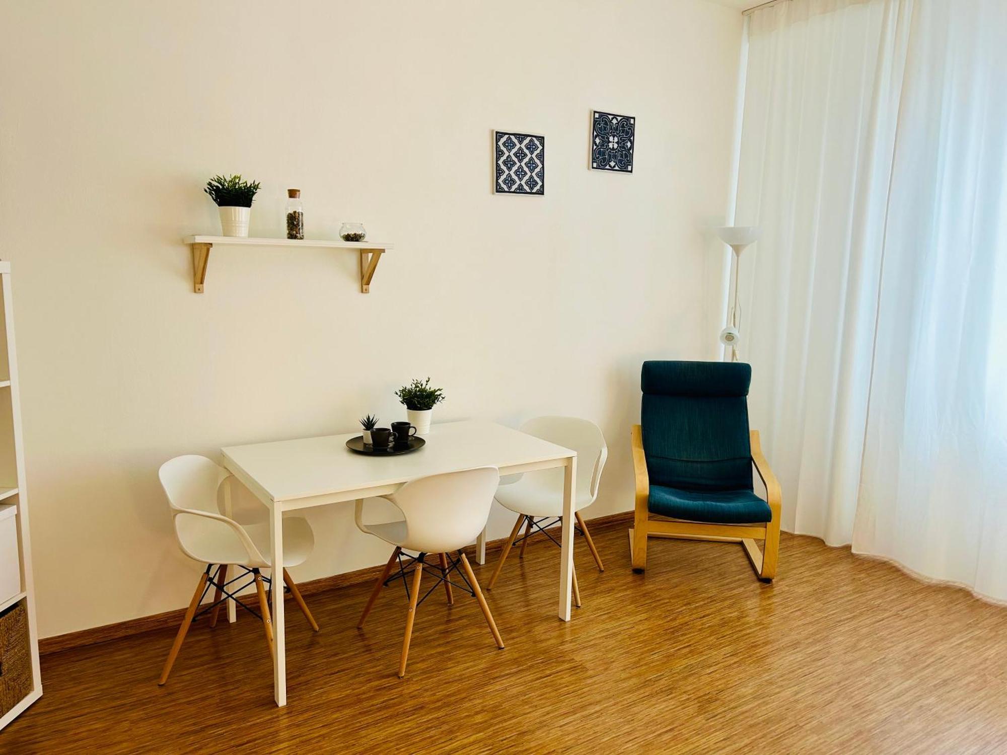 Studio Apartment Bluebell Bratislava Buitenkant foto